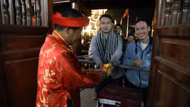 Lễ phát lương Đức Thánh Trần tại Đền Trần Thương - Hà Nam