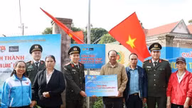Câu chuyện hôm nay qua ảnh - sáng 19/8