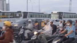 Không có cảnh sát, người dân vẫn chấp hành giao thông