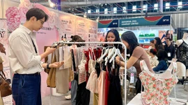 Triển lãm SIUF - CBME khẳng định sức hút thị trường thời trang Việt Nam