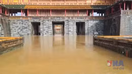 Đại Nội Huế ngập sâu trong nước lũ