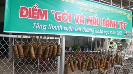 Cần Thơ gói trên 5.000 đòn bánh tét tặng tân binh