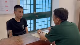 Bắt giữ đối tượng trốn lệnh truy nã chuẩn bị xuất cảnh