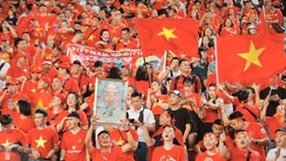 CĐV Việt Nam nhuộm đỏ sân Rajamangala 'tiếp lửa' cho U22 Việt Nam