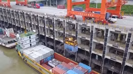 Mỹ tạm miễn thuế một số sản phẩm từ Trung Quốc