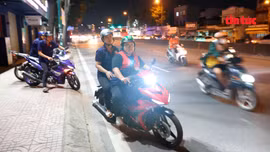 Những 'hiệp sĩ' 911 thầm lặng trên các tuyến đường TP Hồ Chí Minh