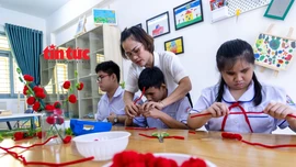 'Gieo ánh sáng' tri thức cho học trò khiếm thị