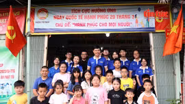 'Đom đóm xanh' thắp sáng ước mơ cho trẻ em nghèo 