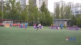 Trái bóng tròn gắn kết trái tim người Việt xa xứ