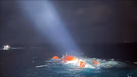 Ba thuyền viên Việt Nam an toàn trong vụ lật tàu cá Hàn Quốc