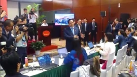 Thủ tướng thăm Trung tâm Báo chí Đại hội XIV của Đảng