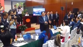 Thủ tướng thăm Trung tâm Báo chí Đại hội XIV của Đảng