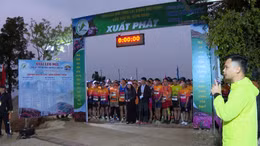 Trên 300 VĐV tham gia giải leo núi chinh phục đỉnh Đỗ Quyên