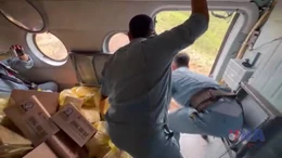 Quân đội điều động trực thăng cứu trợ đồng bào vùng lũ
