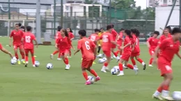 Đội tuyển U16 nữ Việt Nam tập luyện chuẩn bị cho giải vô địch Đông Nam Á 2025