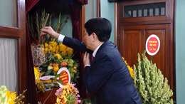 Chủ tịch nước dâng hương tưởng niệm Chủ tịch Hồ Chí Minh trong ngày đầu xuân mới