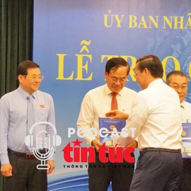 TP Hồ Chí Minh trao quyết định lãnh đạo chủ chốt 7 Sở vừa thành lập