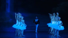 Đẹp mãn nhãn ballet kinh điển 'Hồ Thiên Nga' phiên bản Nhà hát Nhạc vũ kịch Việt Nam 