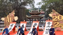 Khai mạc Hội chữ Xuân Ất Tỵ 2025