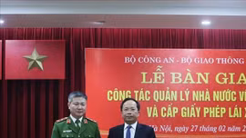 Bàn giao công tác quản lý nhà nước về sát hạch, cấp giấy phép lái xe