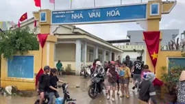 Đắk Lắk: Nhanh chóng tiếp tế cho người dân vùng lũ