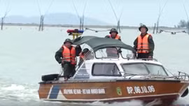 Bộ đội biên phòng Nghệ An giúp dân chống bão số 3 