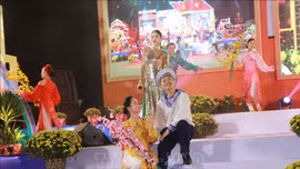 Chúc Tết Nguyên đán Ất Tỵ đến quân và dân huyện đảo Trường Sa