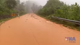 Sạt lở nghiêm trọng trên nhiều tuyến đường giao thông miền núi ở Huế