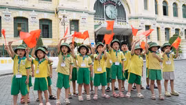 Người dân Thành phố Hồ Chí Minh háo hức chờ đón Đại lễ 30/4