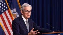 Fed tiếp tục duy trì lãi suất ở mức cao nhất trong 22 năm