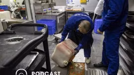 Góc lạ thế giới: Biến dầu ăn từ lẩu thừa thành nhiên liệu máy bay