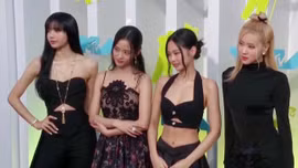 Blackpink tái ký hợp đồng, cổ phiếu YG tăng chóng mặt