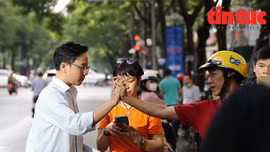 Thí sinh tự tin bước vào môn thi đầu tiên kỳ thi tốt nghiệp THPT 2024