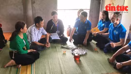 Đi từng ngõ, gõ từng nhà để điều tra, thu thập thông tin 53 dân tộc thiểu số