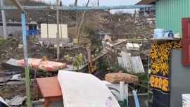 Hình ảnh đổ nát sau khi bão Chido quét qua lãnh thổ thuộc Pháp