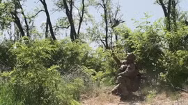 Video UAV Nga săn lùng xe tăng Abrams của Mỹ cung cấp cho Ukraine