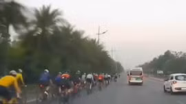 Tái diễn tình trạng đi xe đạp vào cao tốc 