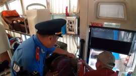 TPHCM: Thanh tra giao thông tăng cường kiểm tra, xử lý xe khách