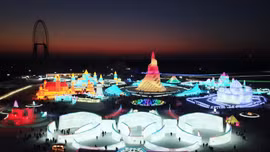 Mãn nhãn lễ hội băng tuyết rực rỡ sắc màu ở Trung Quốc