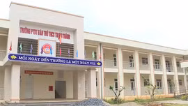 Trường học mất an toàn đẩy học sinh vào cảnh phải đi học nhờ