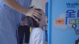 Xem 'bác sĩ' robot kiểm tra sức khỏe cho trẻ mầm non