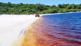 Hồ nước có màu Coca Cola độc lạ tại Brazil