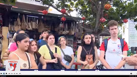 Hội An vẫn tấp nập khi tăng cường soát vé tham quan