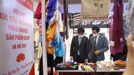 Doanh nghiệp quảng bá sản phẩm qua 'Hội chợ Xúc tiến thương mại nông nghiệp, sản phẩm OCOP 2021'