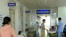 Đà Nẵng cách ly 12 người có biểu hiện sốt