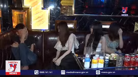 Khởi tố 10 đối tượng mua bán, tổ chức sử dụng trái phép ma túy tại quán Karaoke