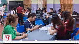 Phụ huynh vất vả tìm chỗ học lớp 10 cho con em