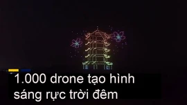 1.000 chiếc drone tạo hình sáng rực trời đêm mừng dỡ phong toả