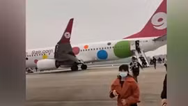 Máy bay chở 105 người bị cháy khoang hàng giữa không trung