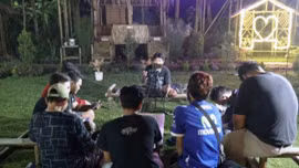 Ngôi làng nghèo nhất Indonesia đổi đời nhờ YouTube